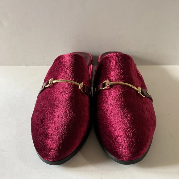 Bella Vita NWOB Burgundy Velvet Mules Size 8N - Picture 3 of 12